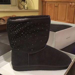 Nine West UGG like booties